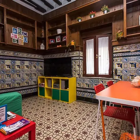 Hostal Arc House (adults Only)